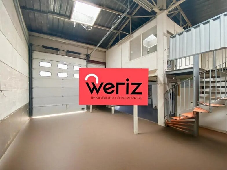 Flex in Marseille for lease - Interior Photo - Image 2 of 6