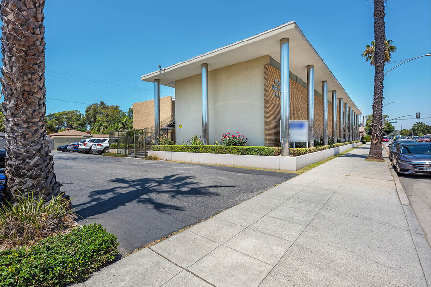 2777 Pacific Ave, Long Beach, CA for lease - Building Photo - Image 1 of 33