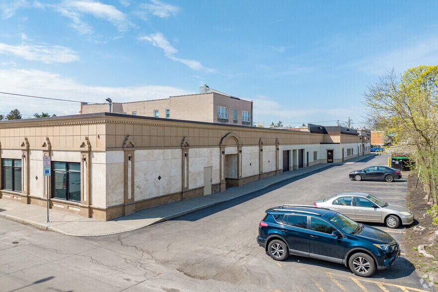 2449-2459 James St, Syracuse, NY à louer - Photo du bâtiment - Image 2 de 5