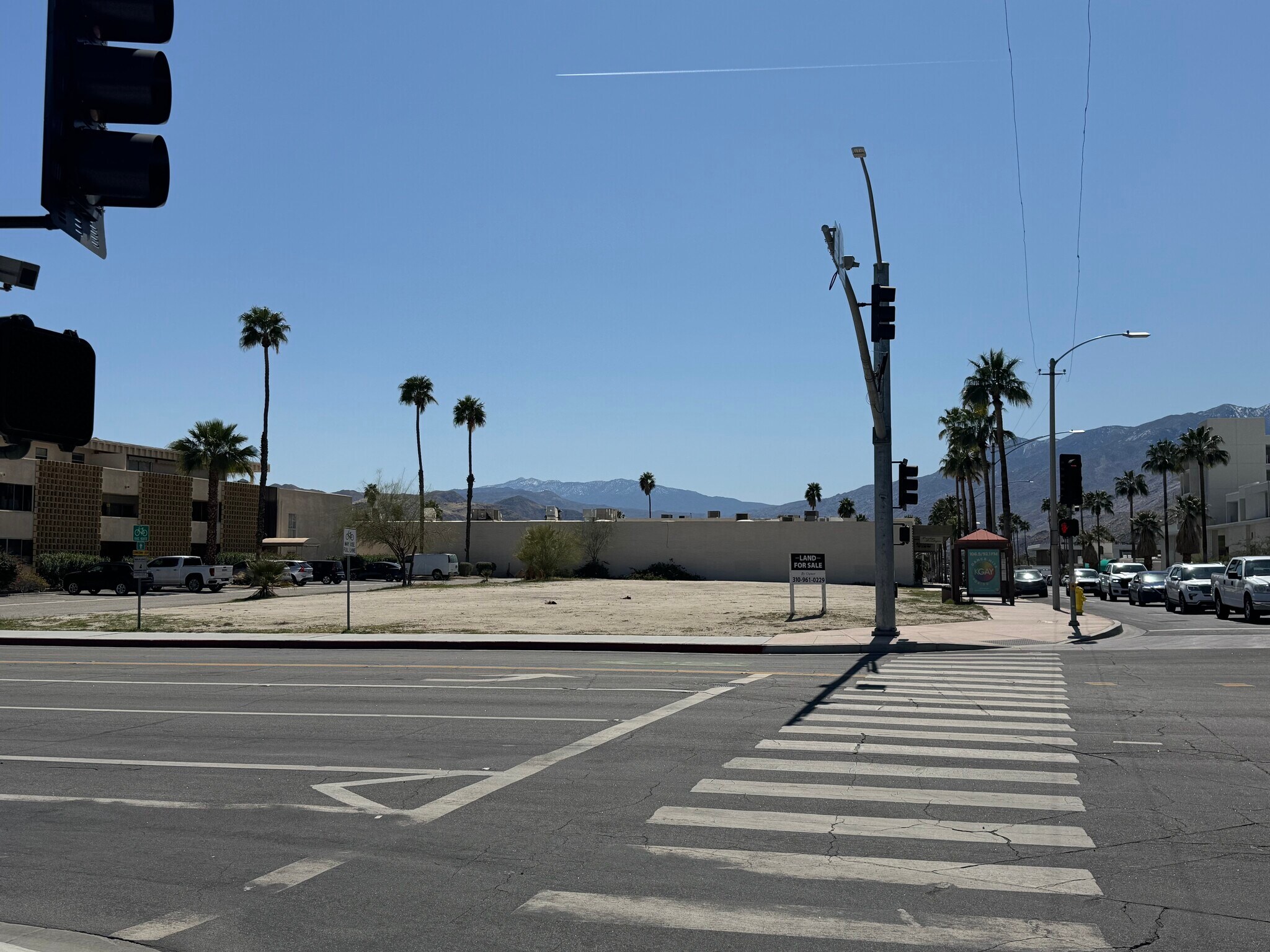 Alejo Rd, Palm Springs, CA à vendre Photo du bâtiment- Image 1 de 6