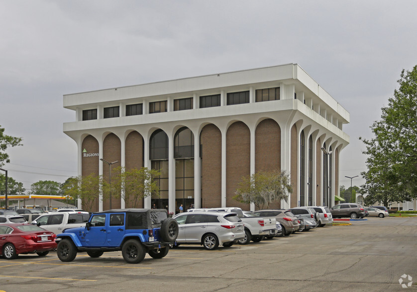 916 S Burnside Ave, Gonzales, LA for lease - Building Photo - Image 2 of 4