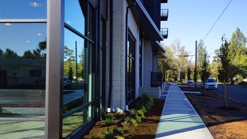 120 Bush St S, Salem, OR for lease - Building Photo - Image 2 of 30