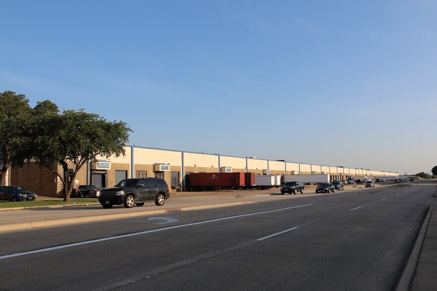 1401-1815 Kelly Blvd, Carrollton, TX à louer - Photo du bâtiment - Image 1 de 2