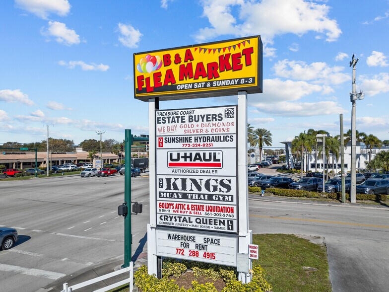 2201 SE Indian St, Stuart, FL à louer - Photo du bâtiment - Image 2 de 8