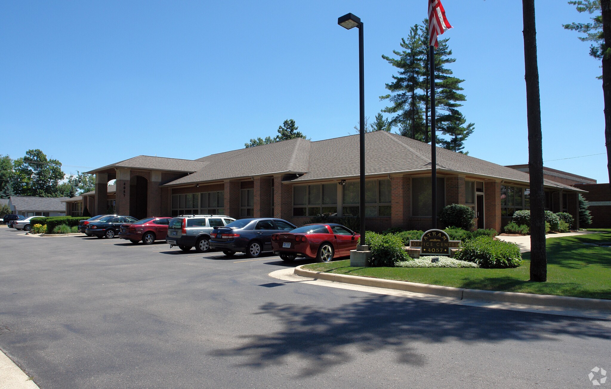 4057 Pioneer Dr, Commerce Township, MI for lease Primary Photo- Image 1 of 4