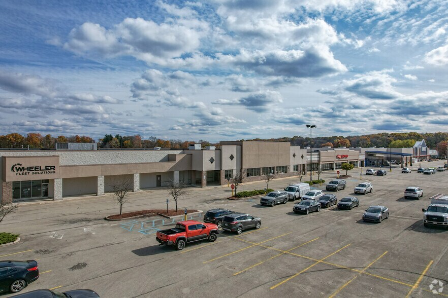 1730-1740 N Center Ave, Somerset, PA for lease - Building Photo - Image 1 of 2