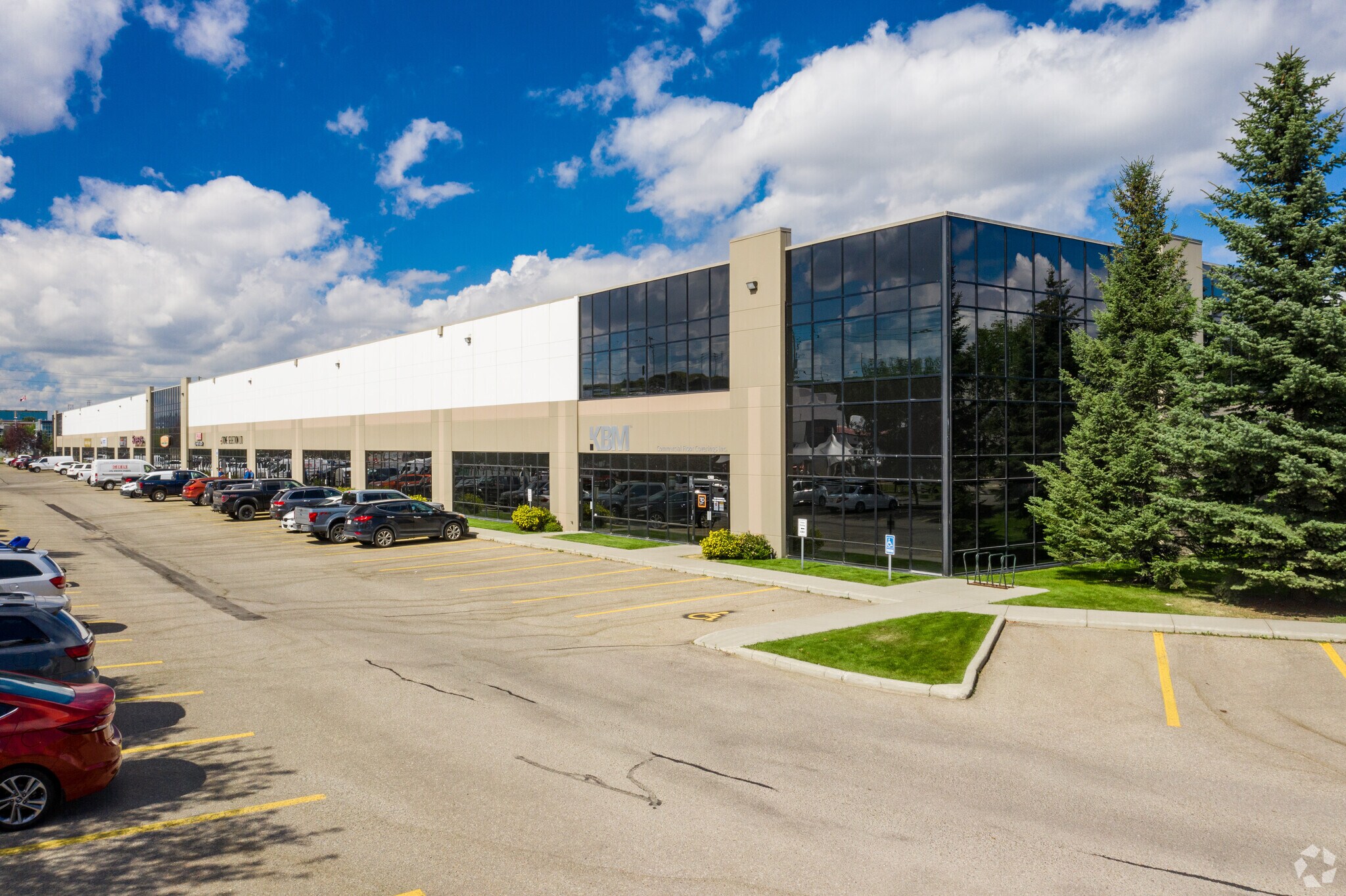 1200-1260 26 Av SE, Calgary, AB for lease Building Photo- Image 1 of 6