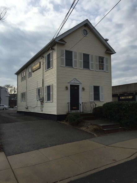 101 Front St, Mineola, NY for sale - Building Photo - Image 1 of 1