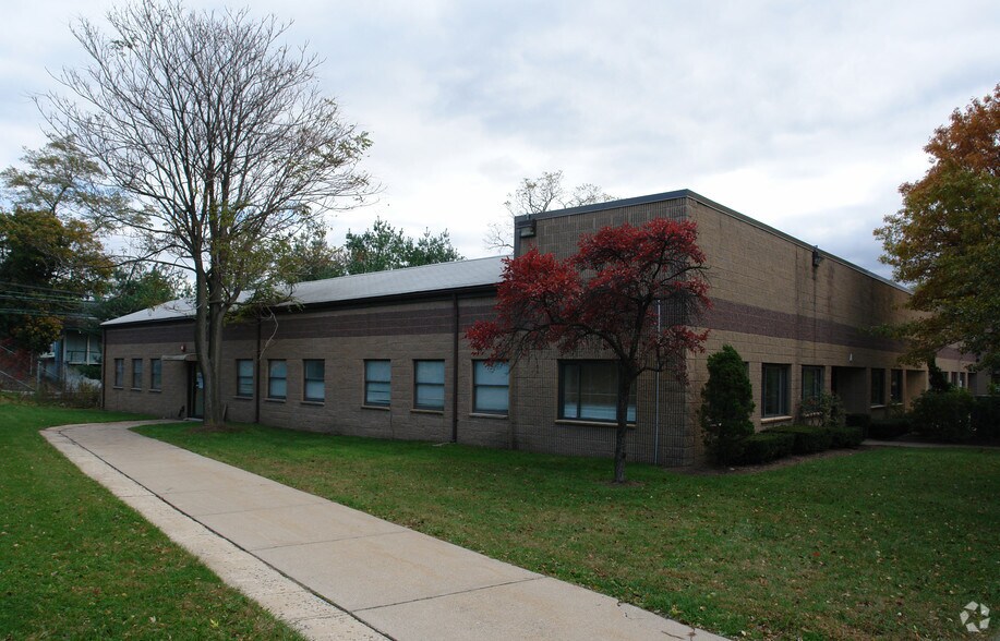 60 E Hanover Ave, Morris Plains, NJ à louer - Photo du bâtiment - Image 3 de 4