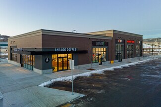 Plus de détails pour Greenwich Vw NW, Calgary, AB - Commerce de détail à louer