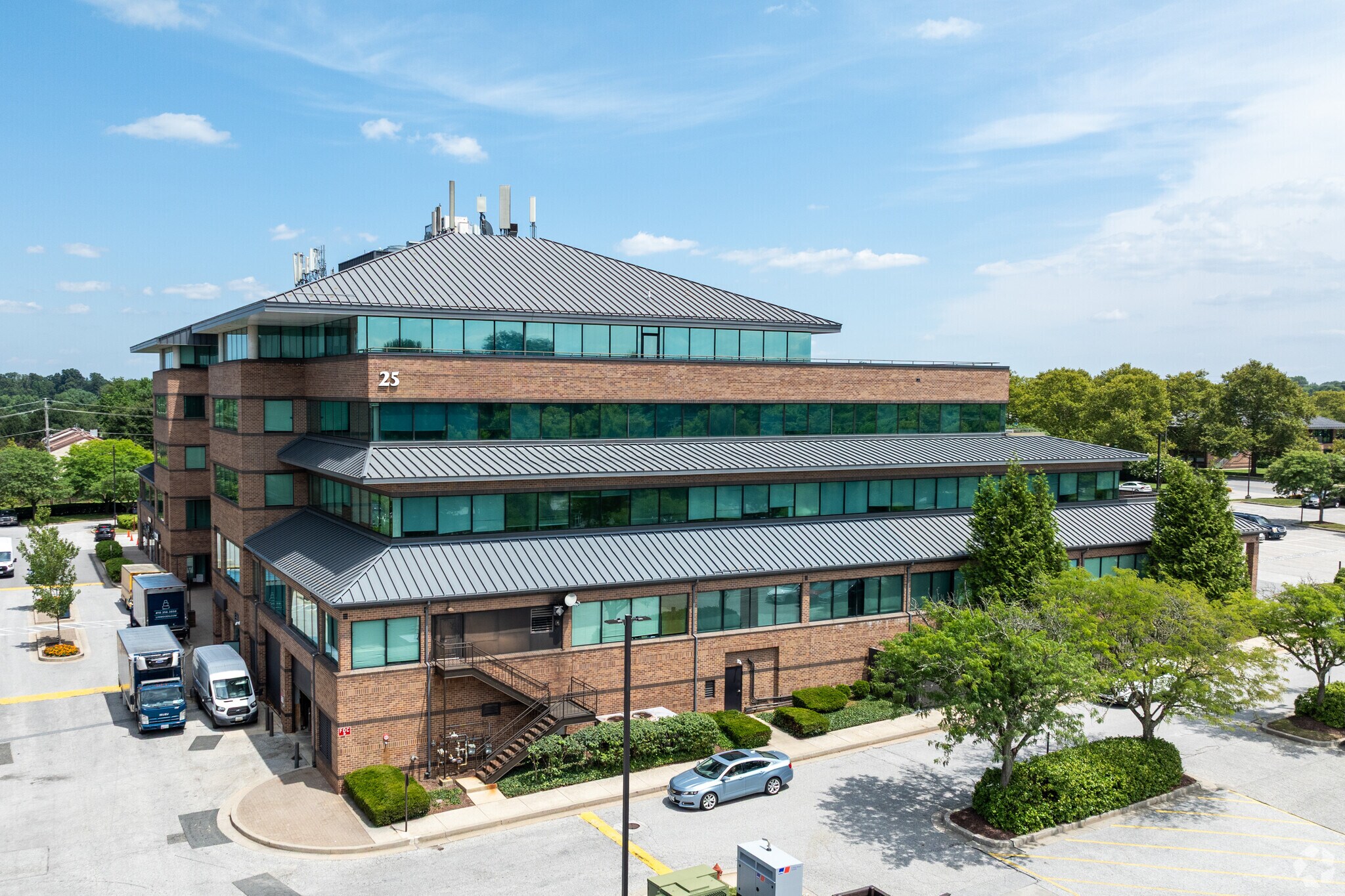 10 Crossroads Dr, Owings Mills, MD for lease Primary Photo- Image 1 of 6