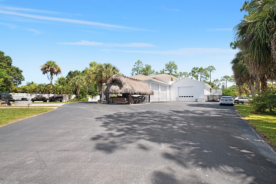 6761 Golden Gate Pky, Naples, FL for sale - Building Photo - Image 3 of 52