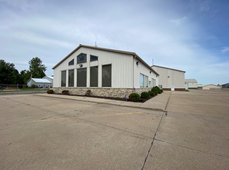 780 S Chicago St, Geneseo, IL à louer - Photo du bâtiment - Image 2 de 10