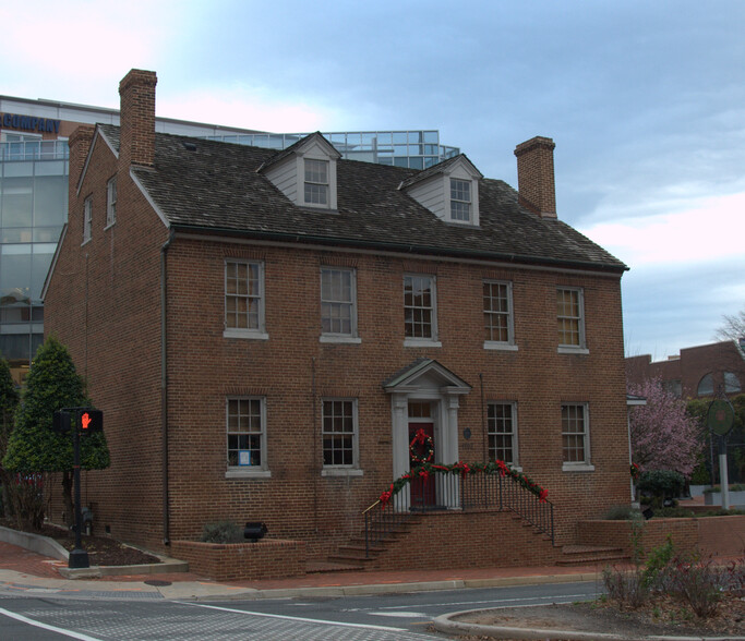 1707 Duke St, Alexandria, VA à vendre - Photo du bâtiment - Image 1 de 1