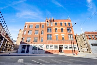 660 W Grand Ave, Chicago, IL for lease Building Photo- Image 1 of 1