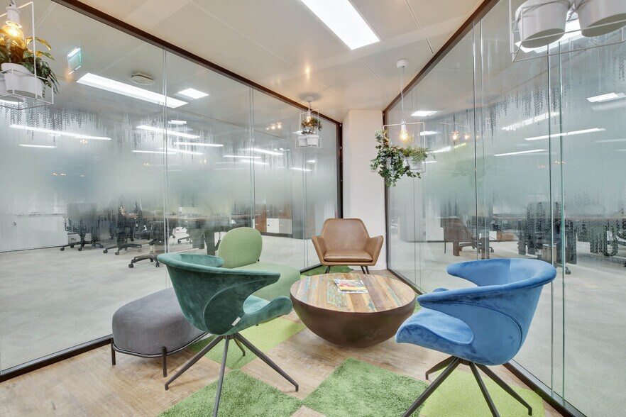 Bureau dans Puteaux à louer - Photo du bâtiment - Image 3 de 20