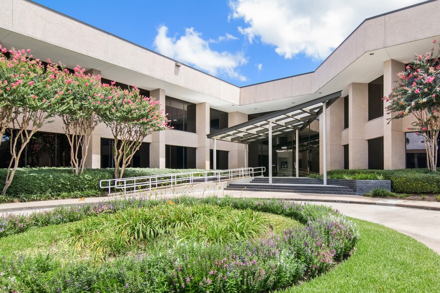 14800 St. Mary's Ln, Houston, TX à louer - Photo du bâtiment - Image 3 de 9