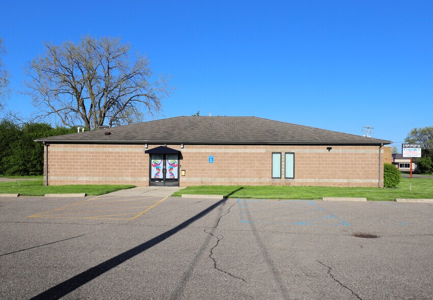 3525 E Court St, Flint, MI à vendre - Photo du bâtiment - Image 2 de 6