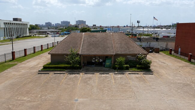 Plus de détails pour 5860 Westward St, Houston, TX - Commerce de détail à vendre