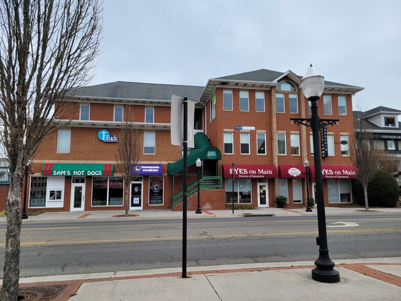 620 N Main St, Blacksburg, VA à vendre - Photo du bâtiment - Image 1 de 1