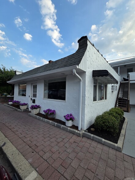 291 Bloomfield Ave, Caldwell, NJ à louer - Photo du bâtiment - Image 1 de 14