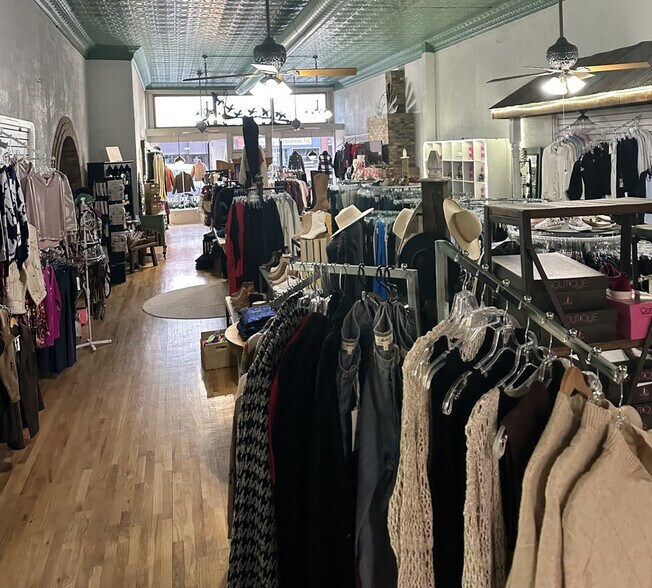 712 Main St, Alma, NE à vendre - Photo du bâtiment - Image 2 de 12