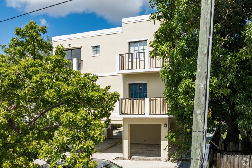 763 SW 5th St, Miami, FL à vendre - Photo du bâtiment - Image 3 de 14