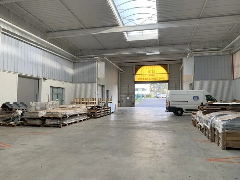 Flex dans Palaiseau à louer - Photo du bâtiment - Image 2 de 8