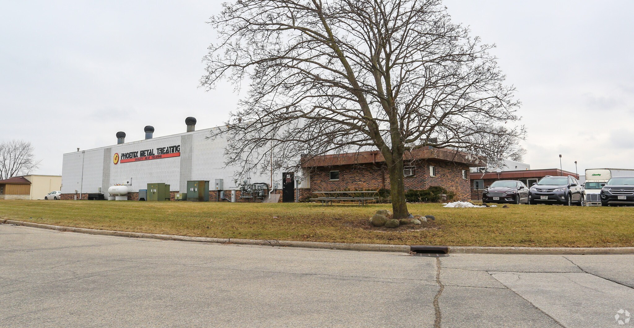 W190N11350 Carnegie Dr, Germantown, WI for lease Primary Photo- Image 1 of 8