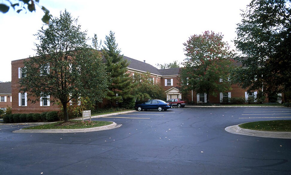 8227 Brecksville Rd, Brecksville, OH à louer - Photo du bâtiment - Image 1 de 5