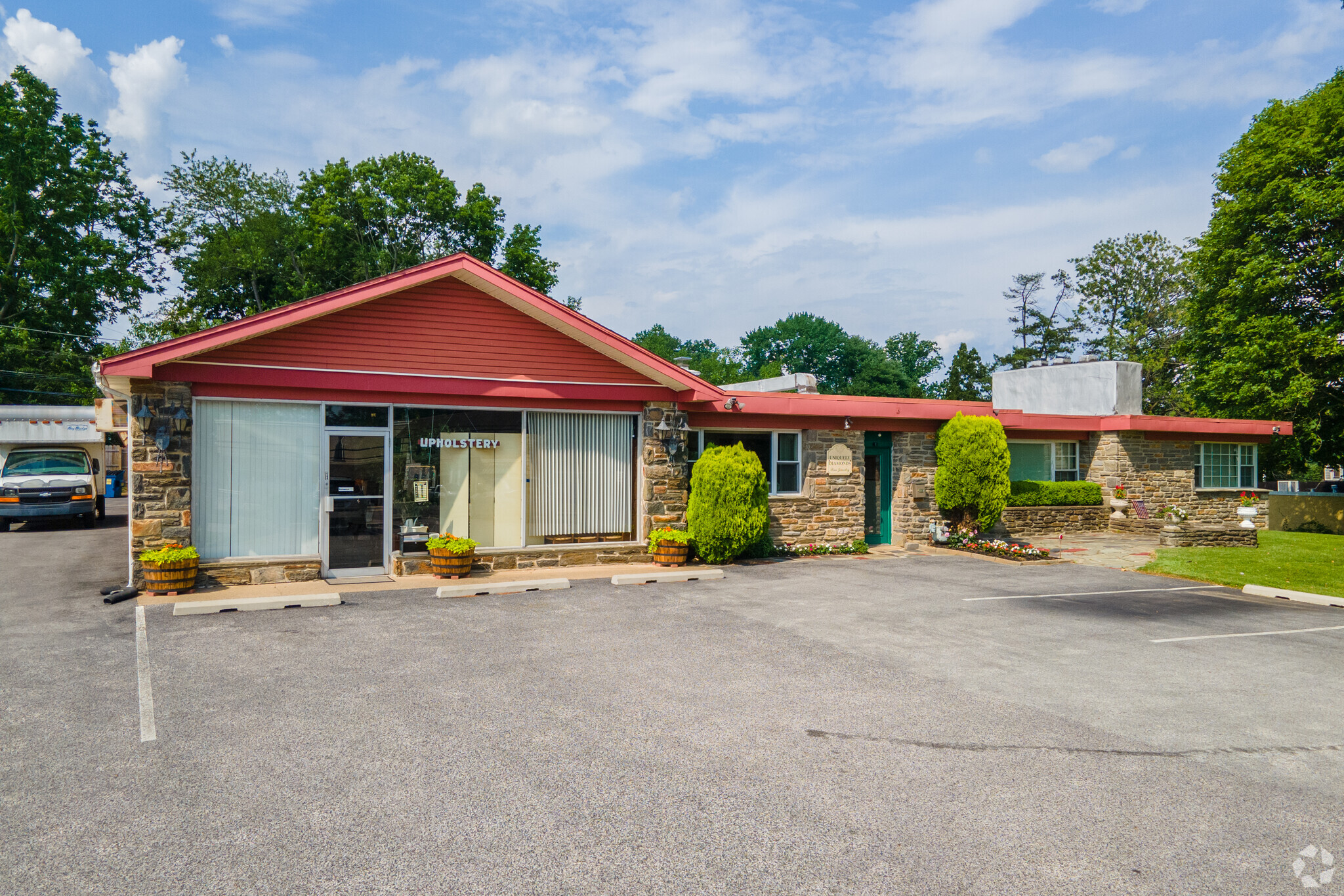 3509 West Chester Pike, Newtown Square, PA à vendre Photo du bâtiment- Image 1 de 1