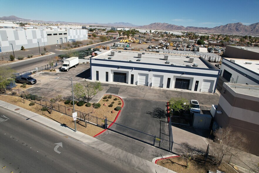 2615 Branson Ave, North Las Vegas, NV à louer - Photo du bâtiment - Image 3 de 10