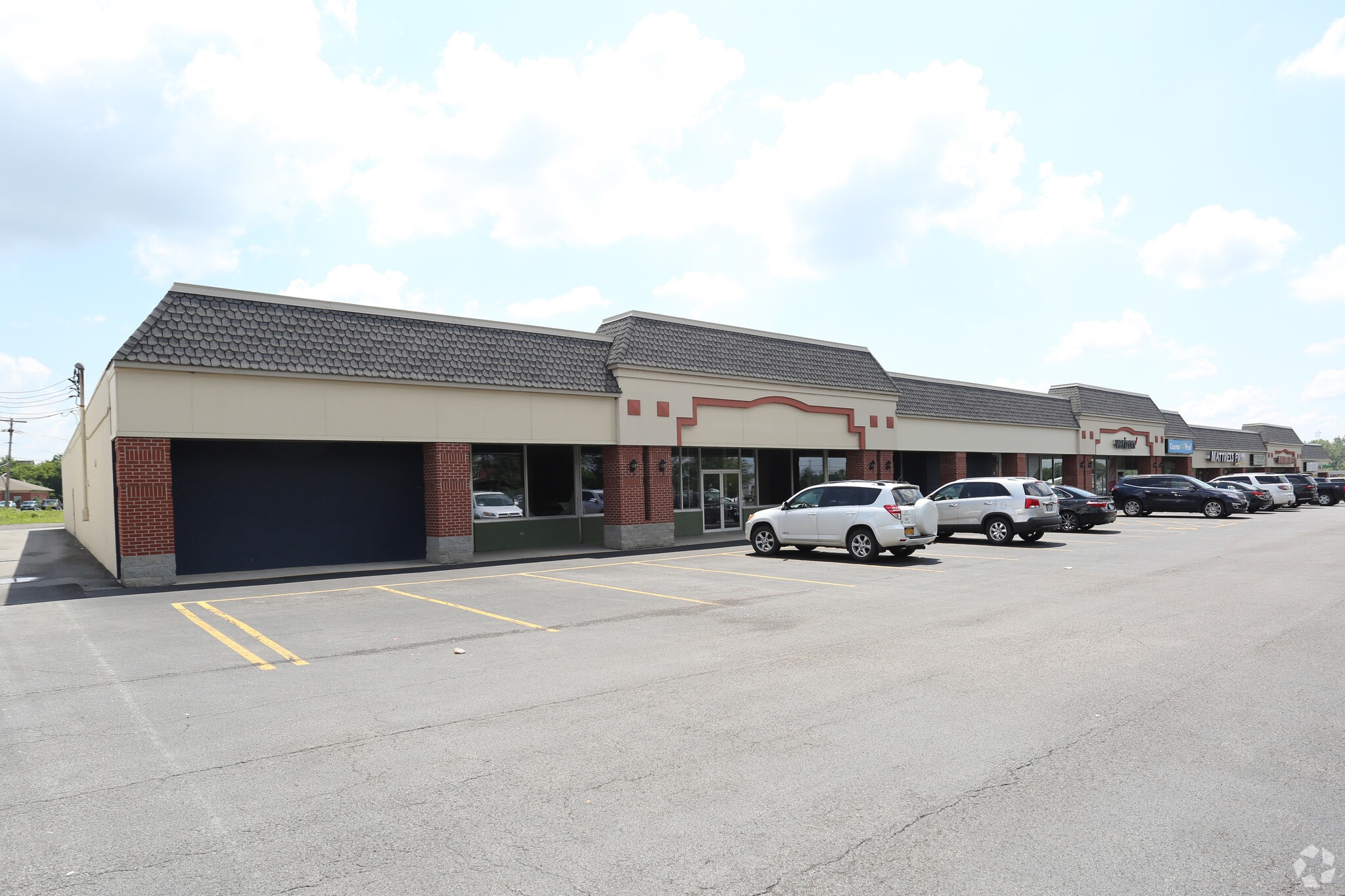 5879-5891 S Transit Rd, Lockport, NY for lease Primary Photo- Image 1 of 25