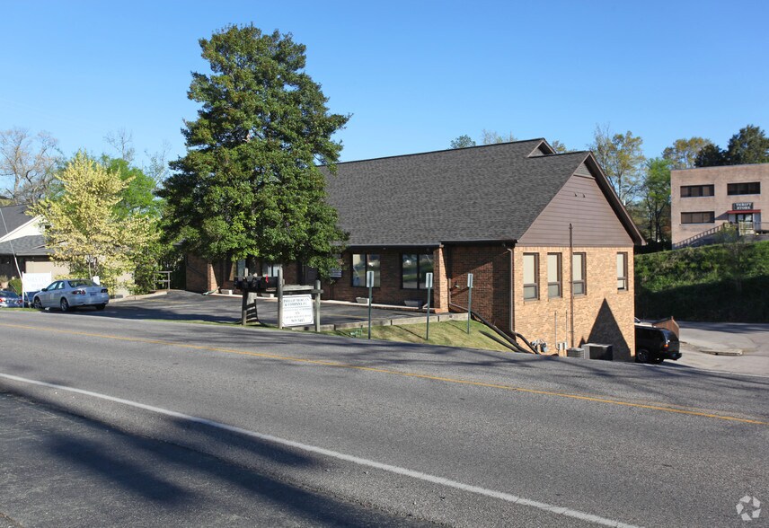 3176 Cahaba Heights Rd, Birmingham, AL for lease - Building Photo - Image 1 of 5