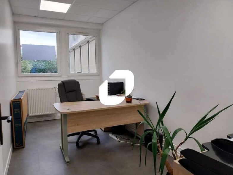 5-7 Allée Du Bourbonnais, Maurepas à louer - Photo intérieure - Image 3 de 9