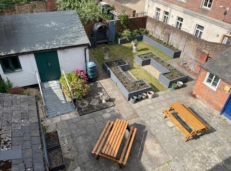 147 High St, Newport à louer - Photo du bâtiment - Image 3 de 4