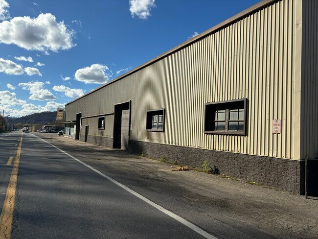 Plus de détails pour 239 River Rd, Warwood, WV - Industriel à louer