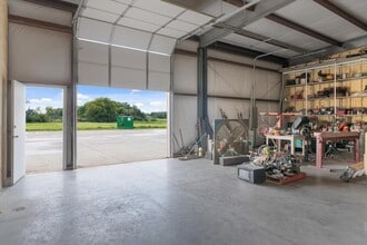21891 Highway 80, Wills Point, TX for lease Building Photo- Image 2 of 6