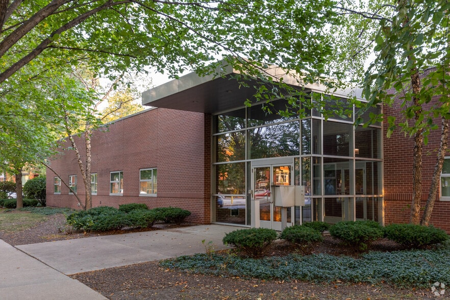2250 W Campbell Park Dr, Chicago, IL for lease - Primary Photo - Image 1 of 3