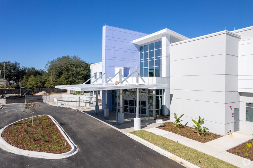 1731 Wells Rd, Orange Park, FL à louer - Photo du bâtiment - Image 2 de 7