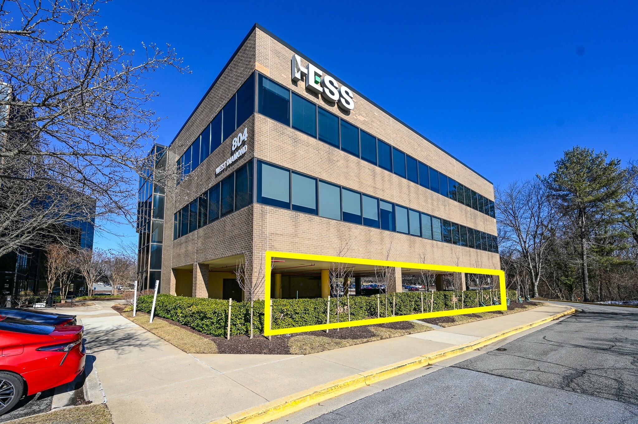 804 W Diamond Ave, Gaithersburg, MD for lease Building Photo- Image 1 of 11