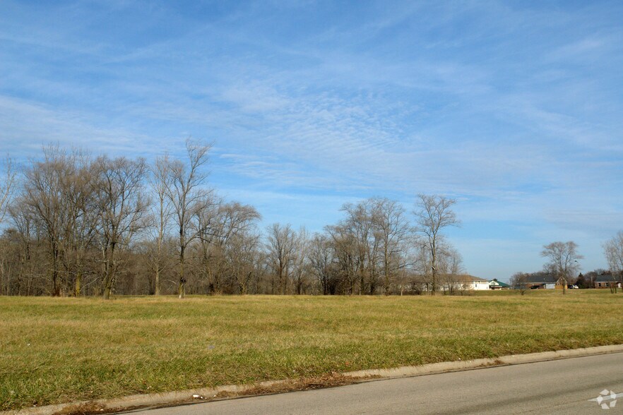 7169 Cherryvale North Blvd, Cherry Valley, IL for sale - Building Photo - Image 2 of 3