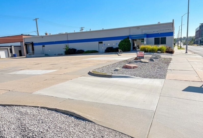 2002 N St, Lincoln, NE for lease - Building Photo - Image 2 of 6