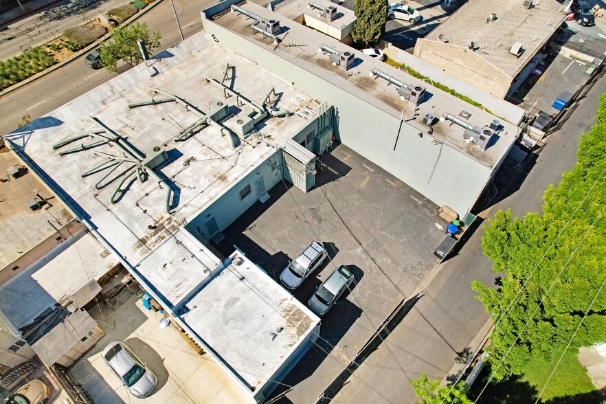 3864-3870 E Colorado Blvd, Pasadena, CA for sale - Building Photo - Image 2 of 8