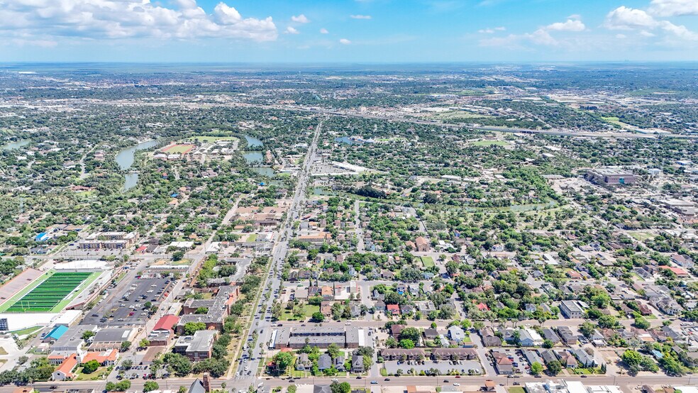 25 E Elizabeth St, Brownsville, TX à vendre - Photo du bâtiment - Image 3 de 5