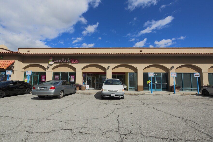 1201-1225 Truman St, San Fernando, CA à louer - Photo du bâtiment - Image 2 de 74