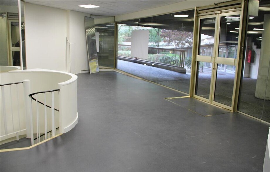 Rue Du Départ, Paris for lease - Building Photo - Image 2 of 9