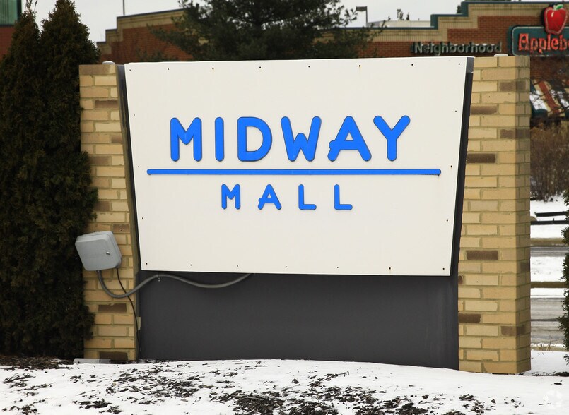 1101 Midway Mall Dr, Elyria, OH à louer - Photo du bâtiment - Image 2 de 10
