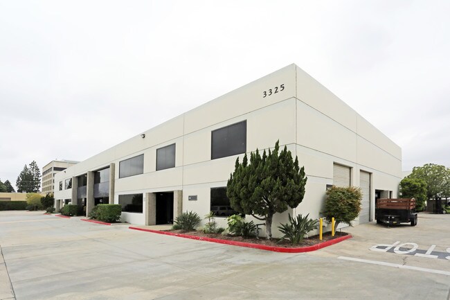 Plus de détails pour 3325 Miraloma Ave, Anaheim, CA - Industriel à louer