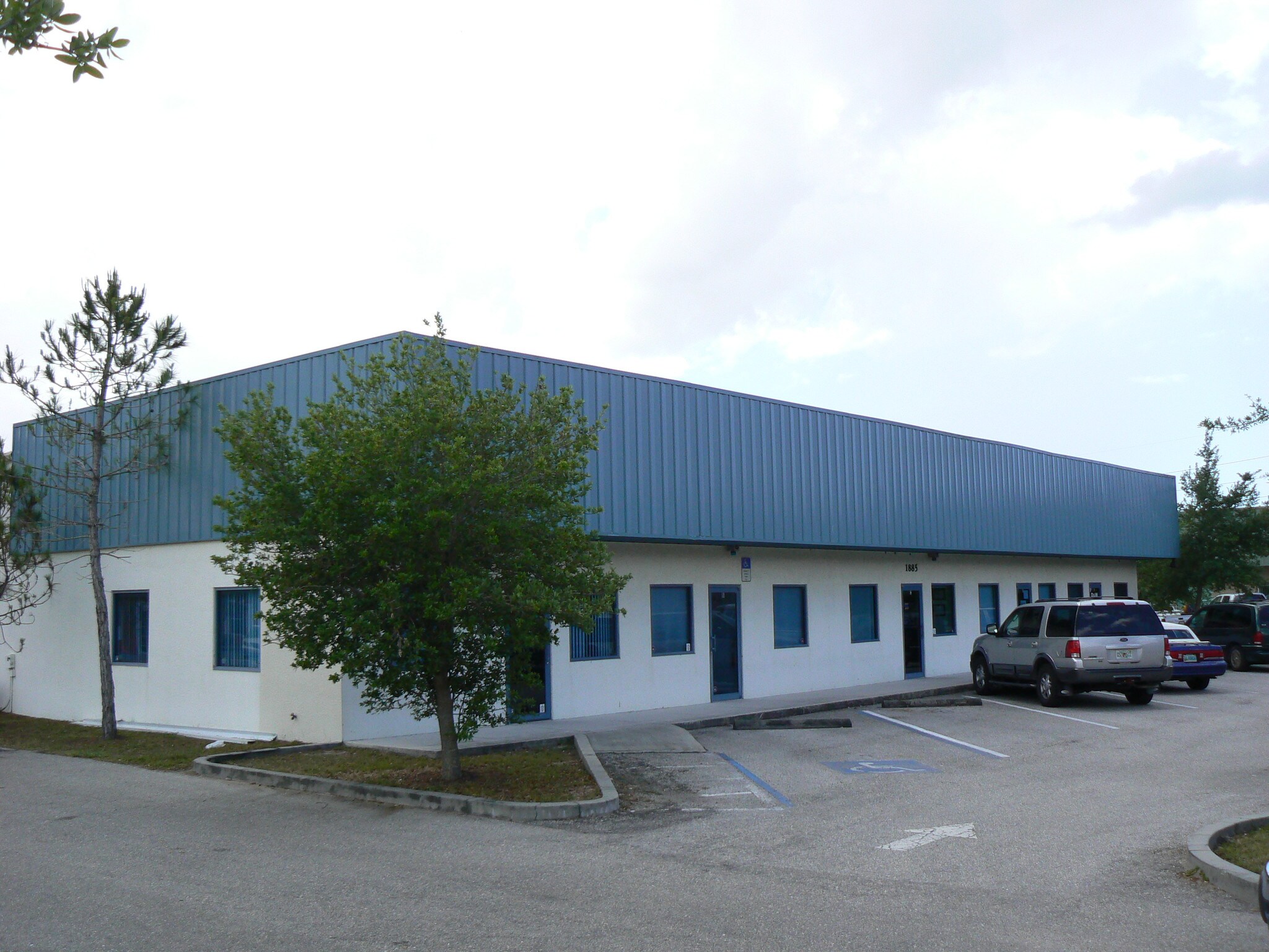 1885 Porter Lake Dr, Sarasota, FL for lease Primary Photo- Image 1 of 20